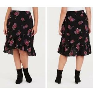 Torrid Black Floral Challis Wrap Skirt Ruffle Hem Hi-Lo Whimsigoth Fall Sz 12
